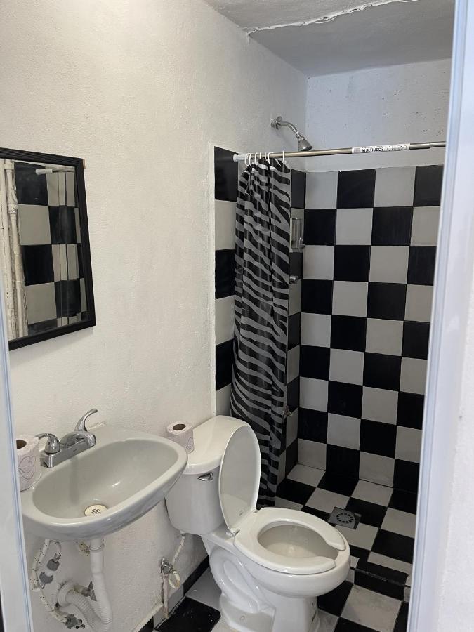 Casa Nova 7 Private Bathroom And Room 2 Beds Cancun Exterior photo